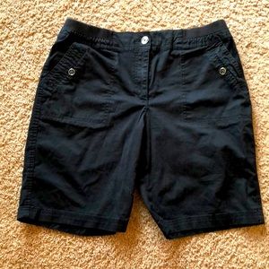 😎😎BLACK BERMUDA Shorts-Sz 10